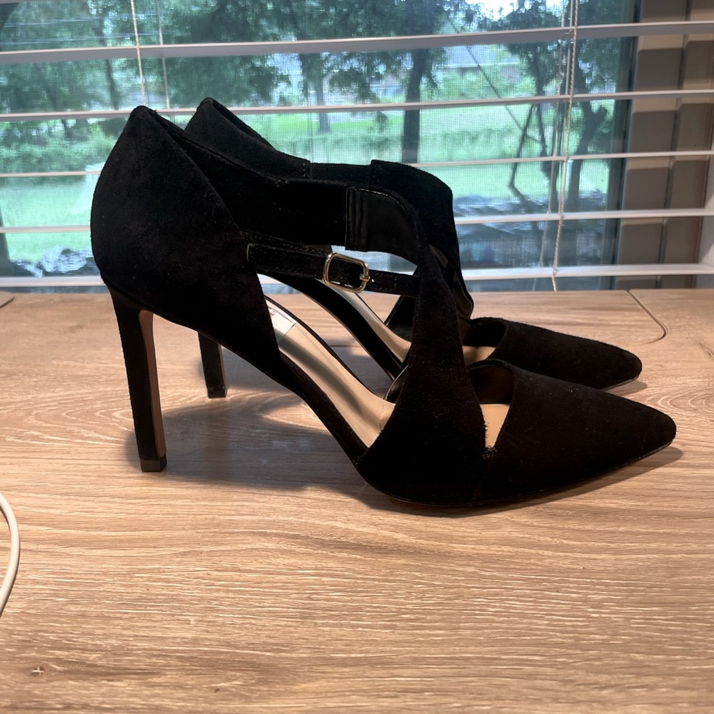 Nine West Women's Strap Pointed Toe Pump / Black Suede / Size 6.5M